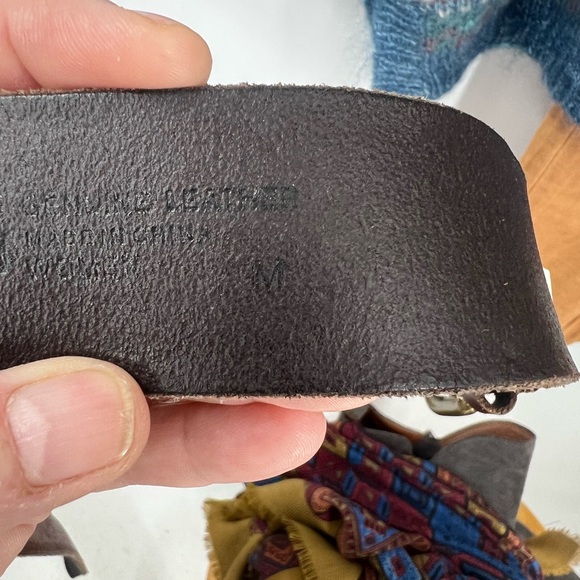 Gap floral embossed Brown Leather Belt with Brass Buckle M - Picture 6 of 12